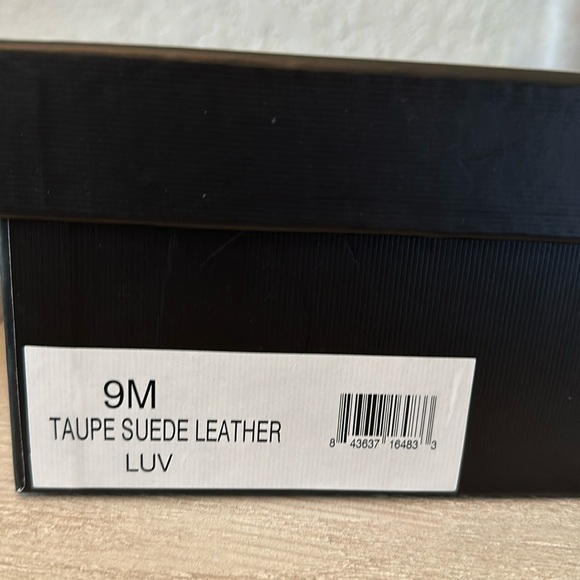 J/SLIDES Taupe Suede Slip-On Luv Sneaker size 9M - Picture 4 of 10